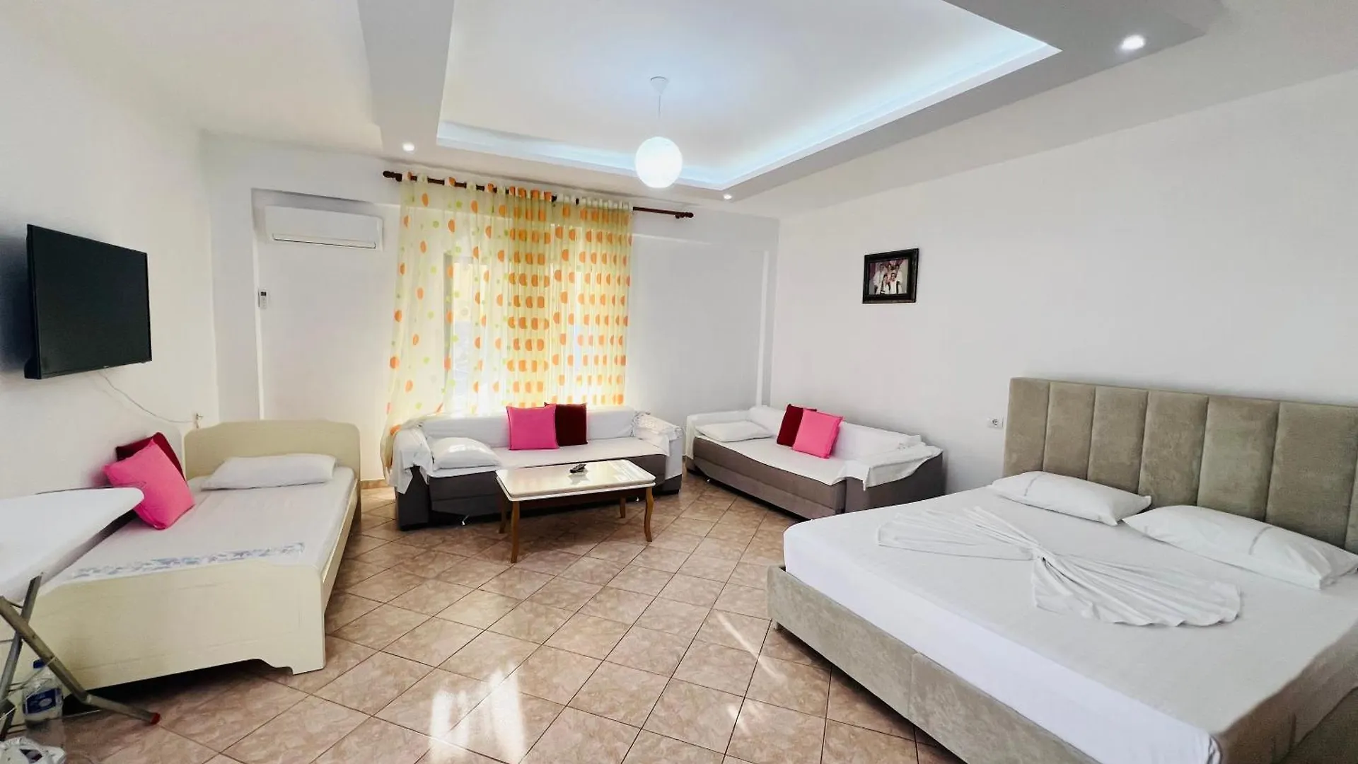Vila Riza Sarande Apartment 0*,